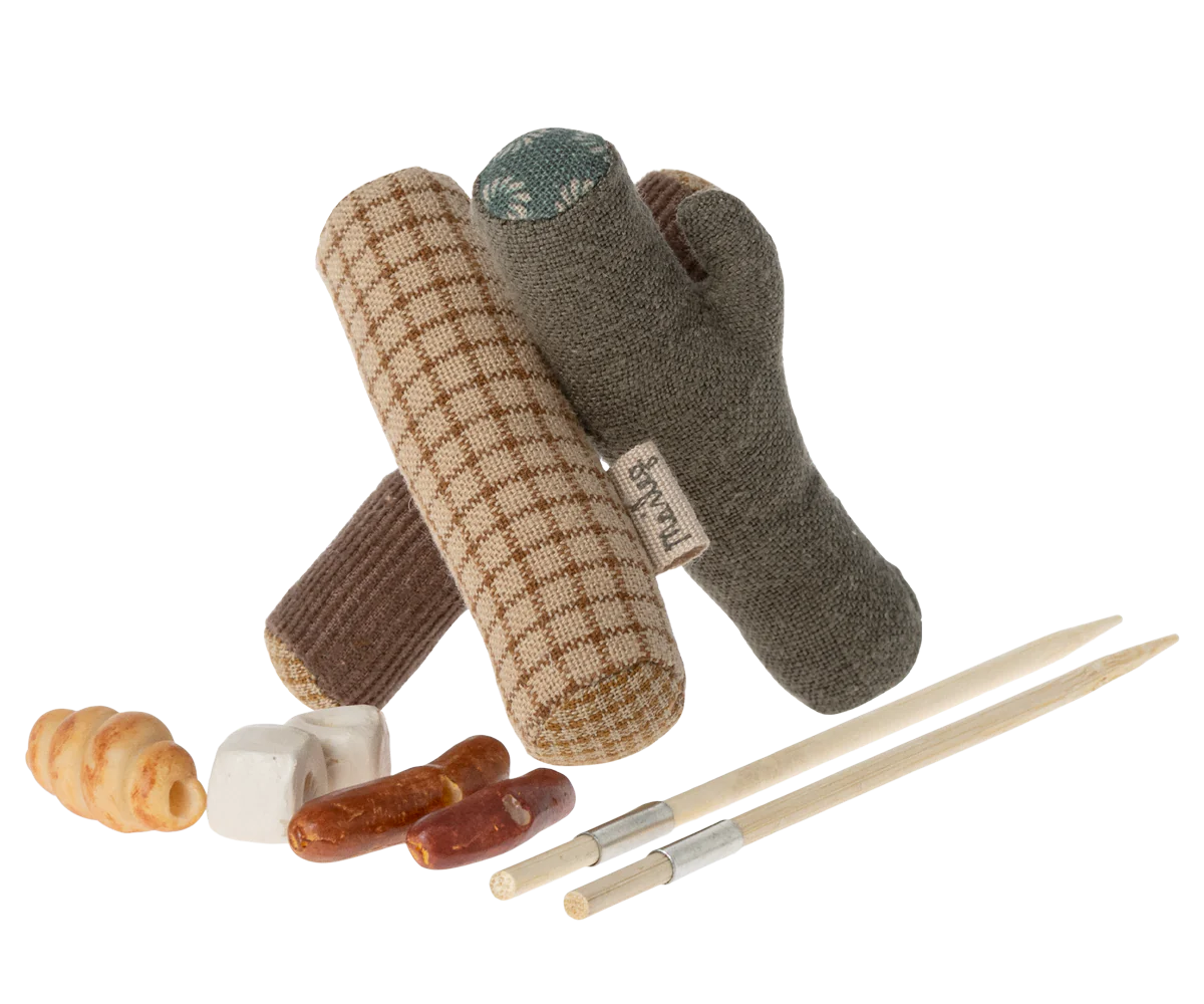Maileg - Bonfire Set