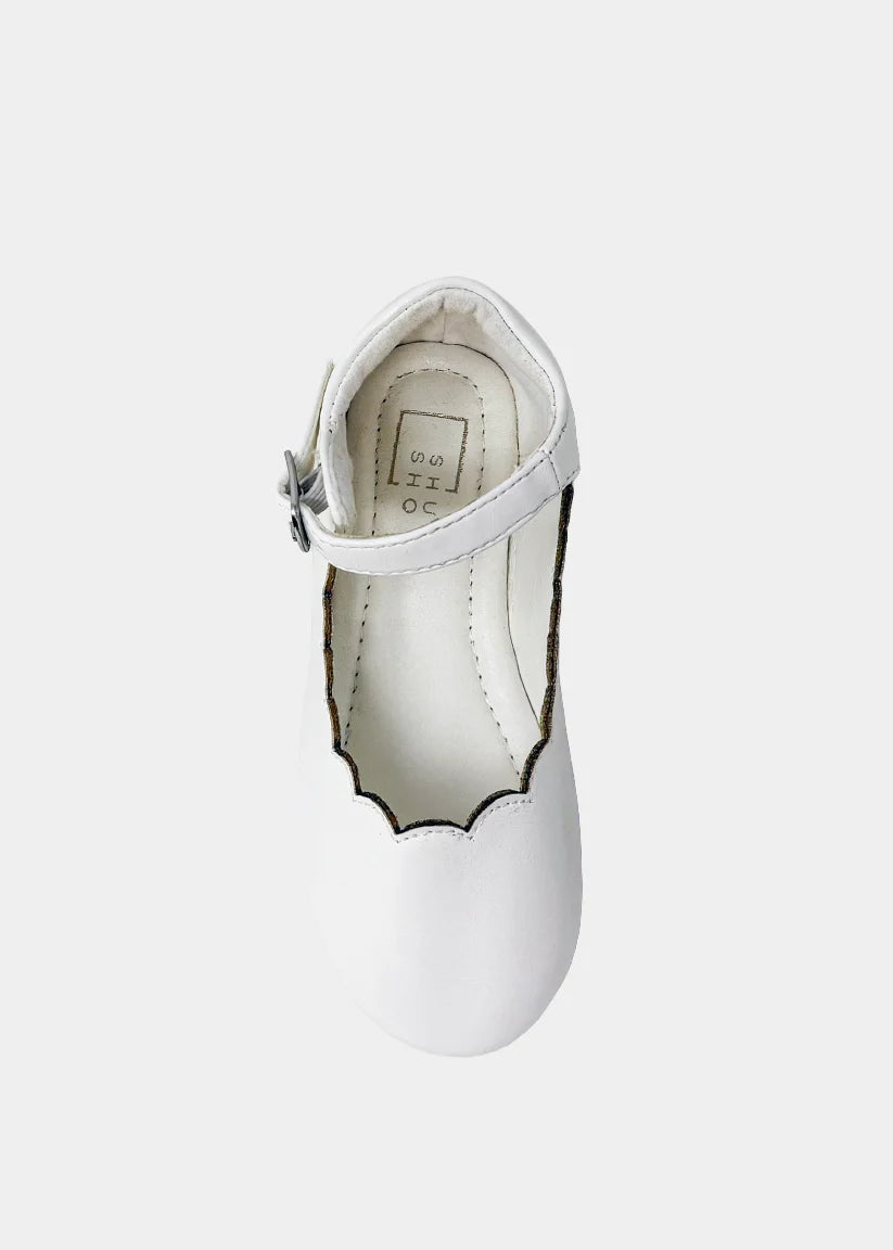 Shushop Agatha Mini Toddler White dress with short sleeves and lace details, perfect for young girls.