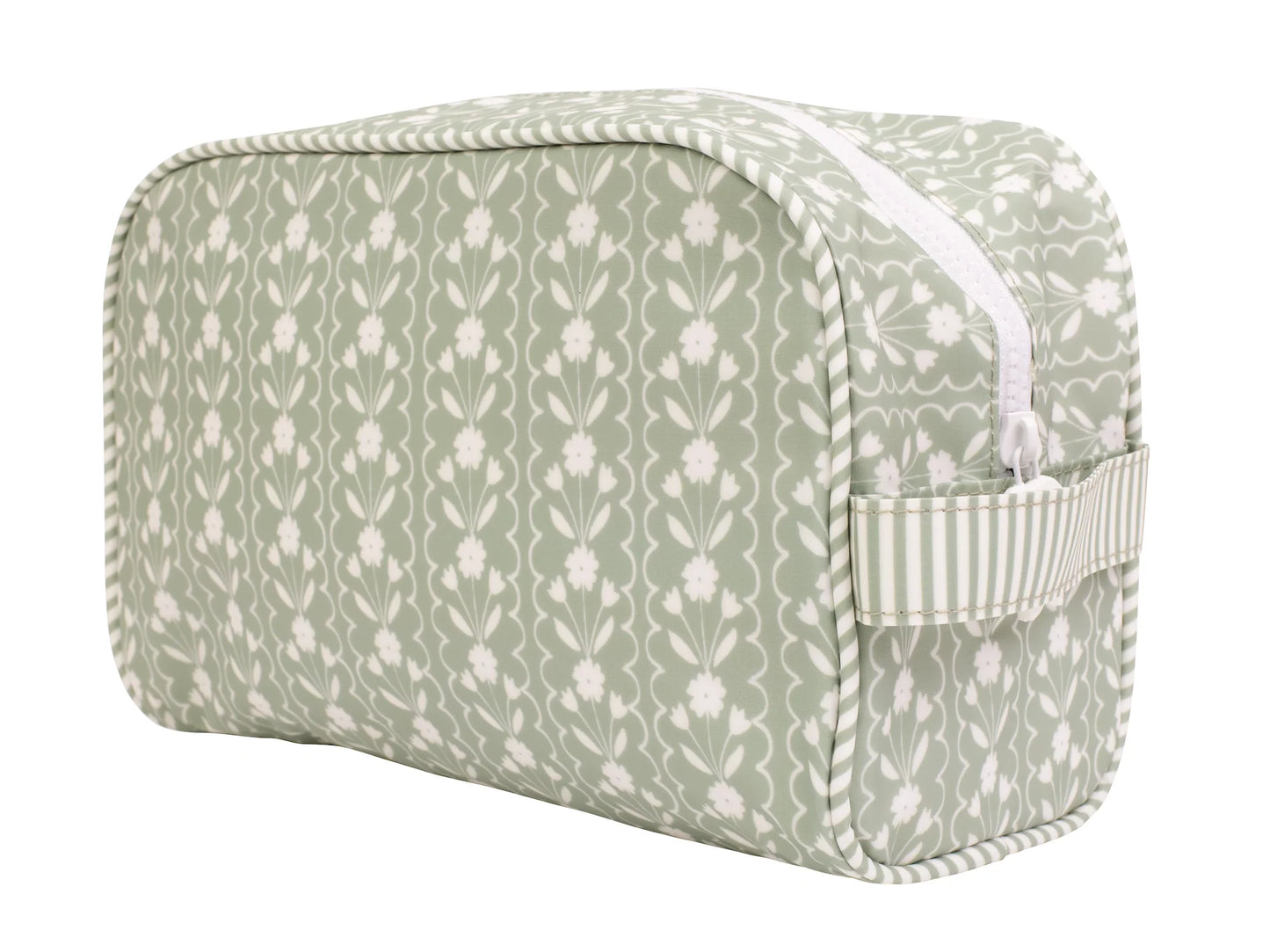 Apple of My Isla - The Dopp Kit