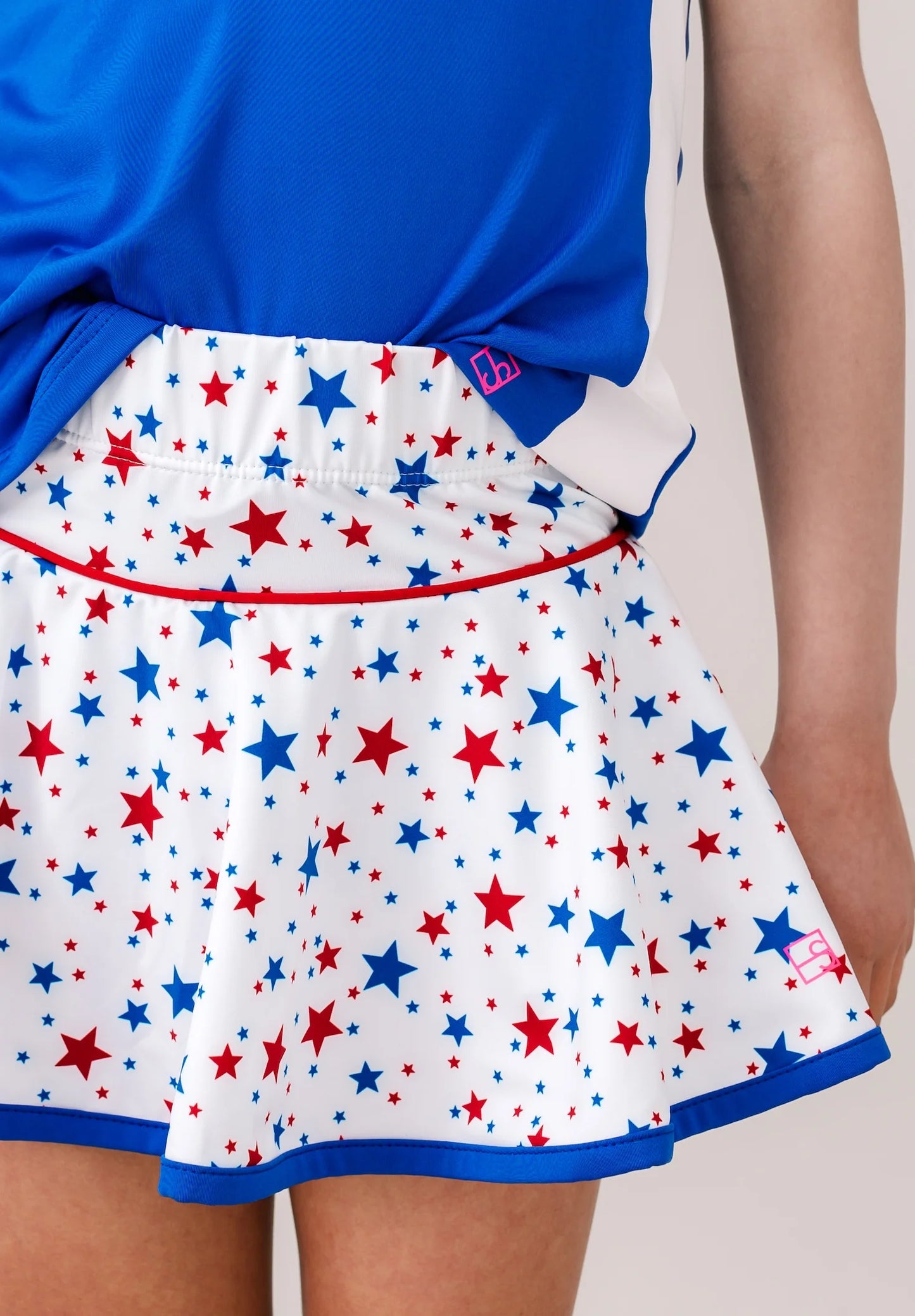 Set Athletics - Quinn Skort - A Star Is Born, Candy Apple Red, Resort Royal