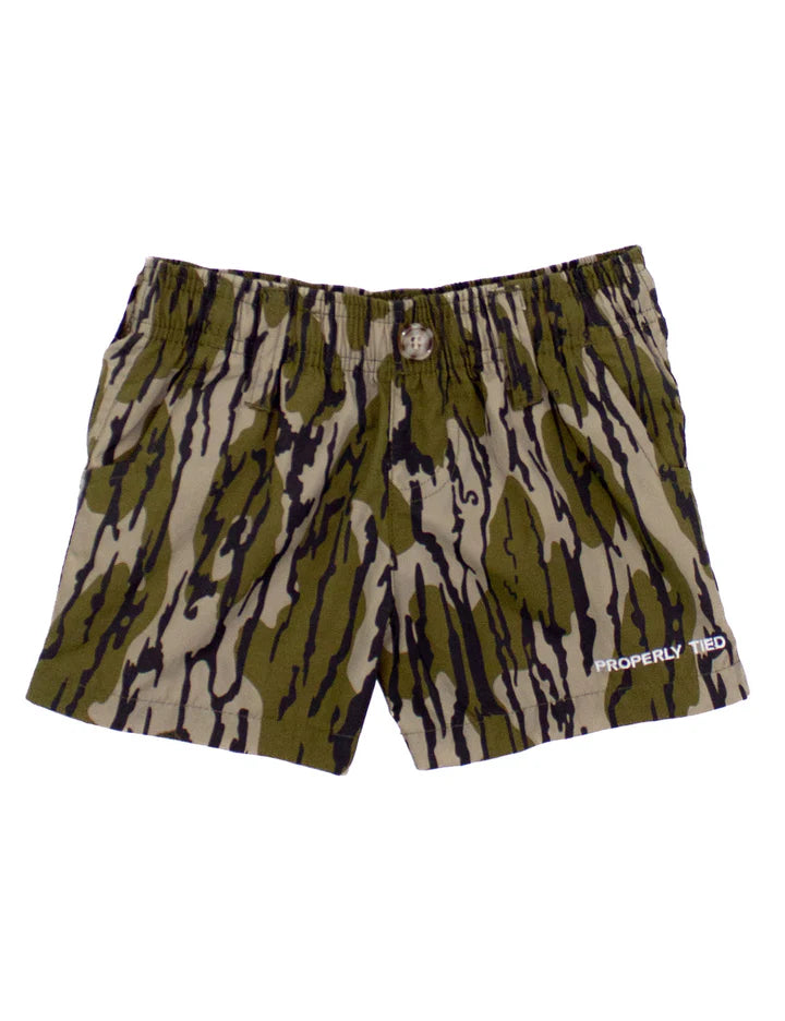 Boys Mallard Mossy Oak Original Bottomland camouflage shorts by Properly Tied, featuring durable fabric and adjustable waistband.