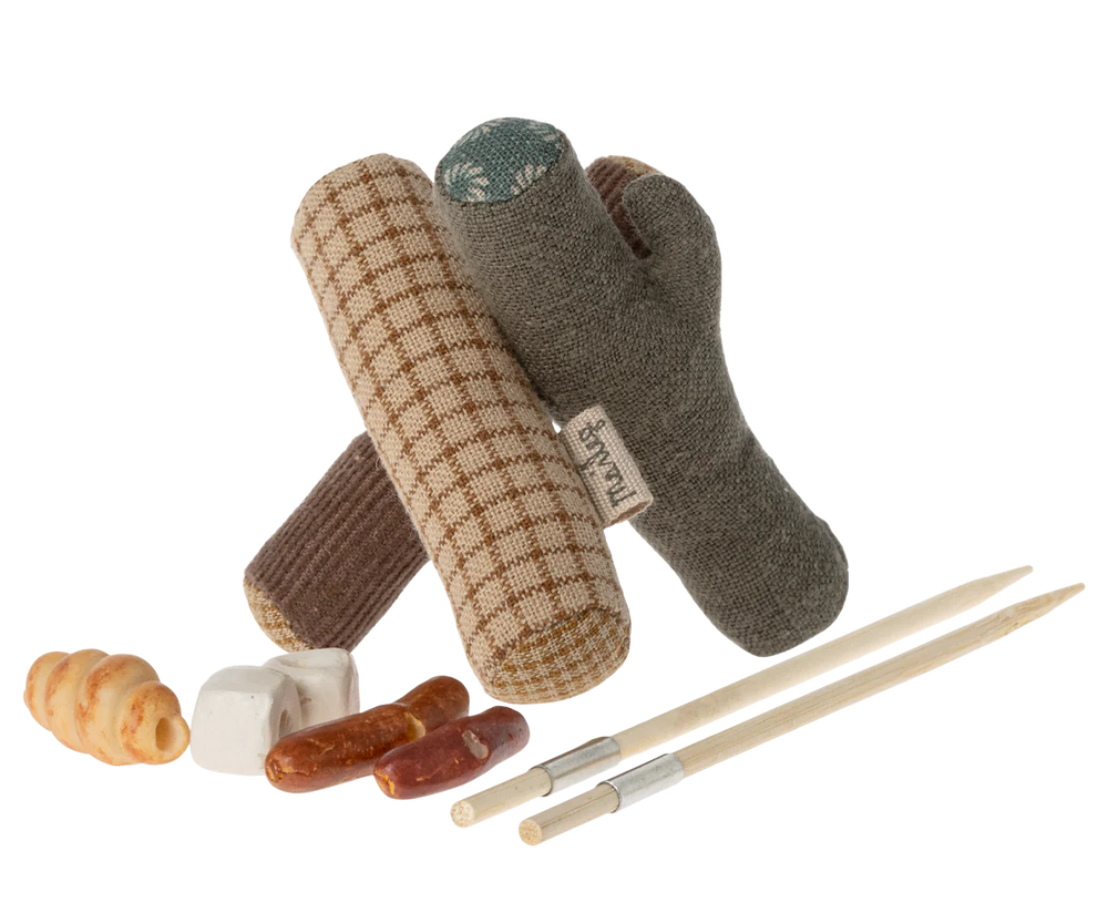 Maileg - Bonfire Set