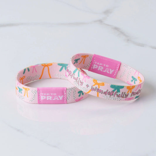 Versible Tap To Pray® Kingfolk Series wristband with inspirational faith message, featuring bold lettering and vibrant design.