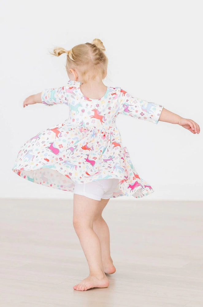 
            
                Load image into Gallery viewer, Mila &amp;amp; Rose - White Twirl Shorts
            
        