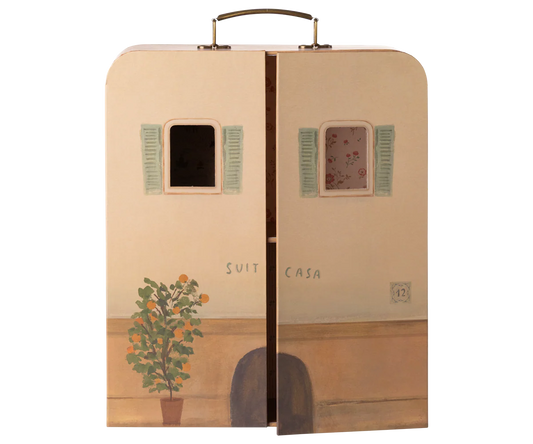 SuitCasa, Little sister and brother mouse