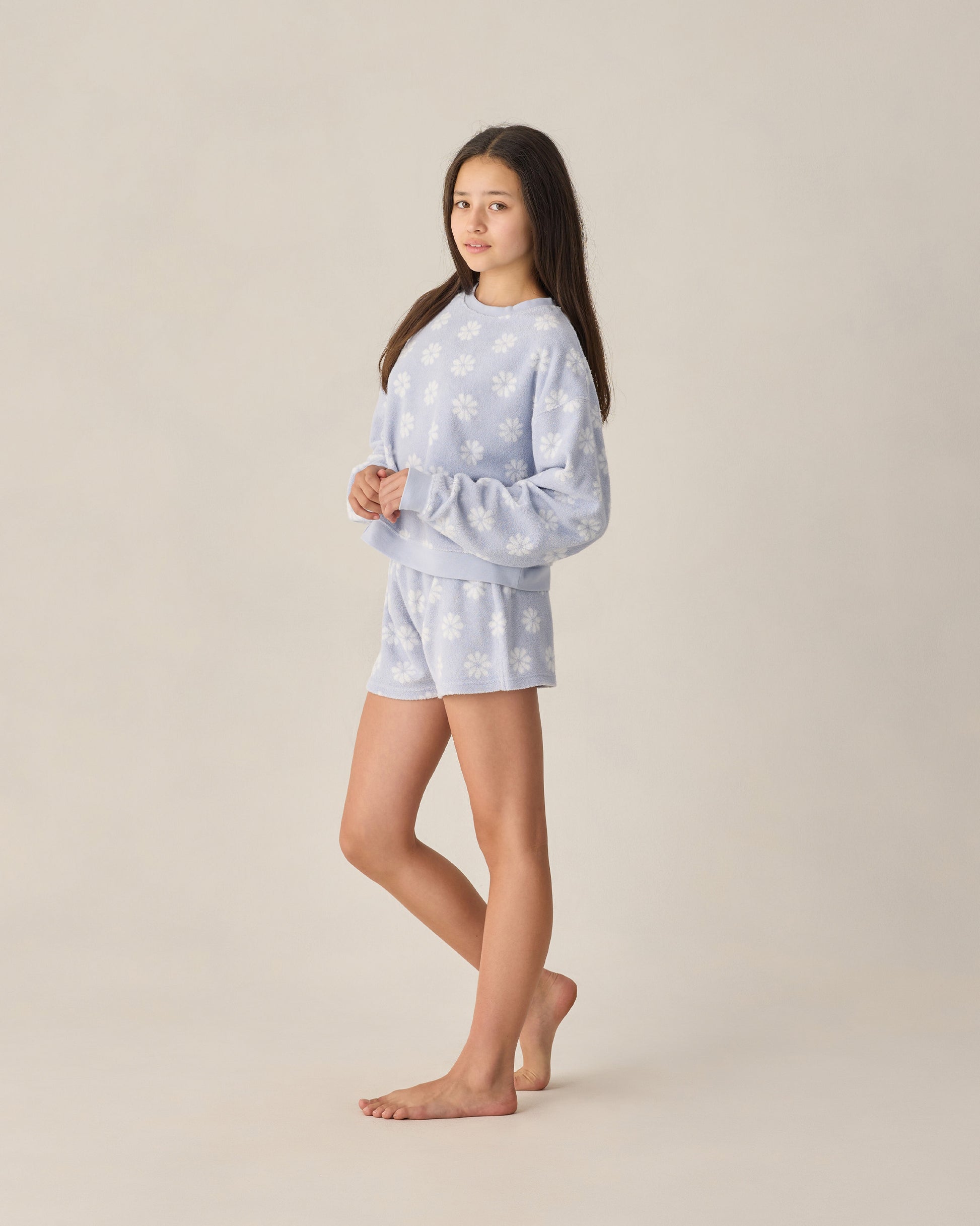 Teen Periwinkle Daisy Karli Set by Rylee & Cru featuring a matching top and pants with daisy print in periwinkle color.