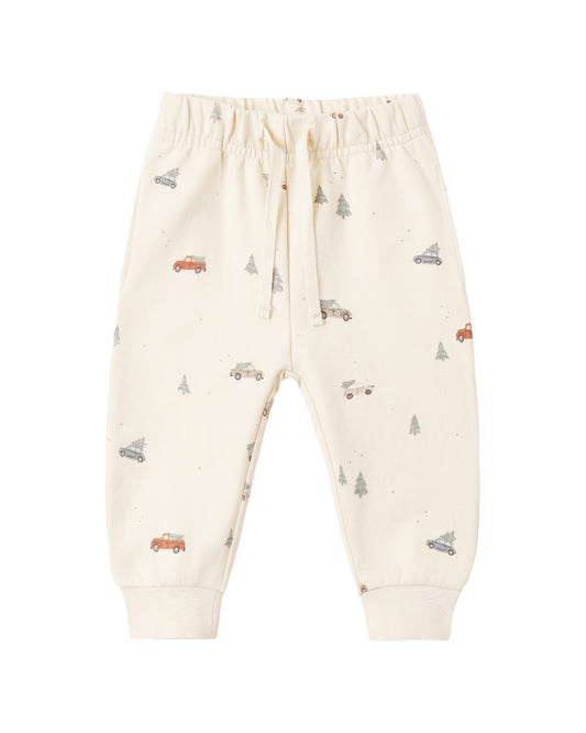 Relaxed fleece sweatpants by Quincy Mae for holiday comfort, shown in a cozy, neutral-colored fabric.