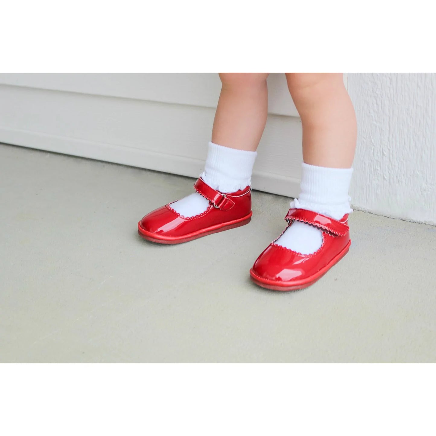 L'AMOUR -  Patent Red Cara Scalloped Mary Jane